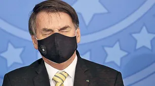 Brasil tuvo 15 mil casos nuevos, pero Bolsonaro volvió a criticar la "tiranía del confinamiento"