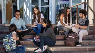 PAE convoca estudiantes para su programa de Becas