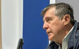 Alfredo Keegan relanza la “tijerita” con lapiceras verdes, y propone un impuesto a la renta extraordinaria