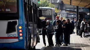 Cumbre clave por los colectivos del AMBA: el sector exige el pago de una deuda millonaria para no cortar el servicio
