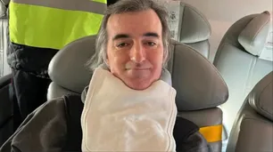 Video: Esteban Bullrich fue recibido con una ovación en el Pacto de Mayo