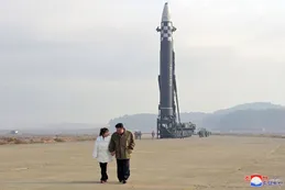 Kim Jong Un presentó a su hija en una prueba de misiles, pero nadie sabe cómo se llama