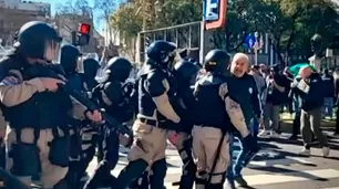 Tensión en el Congreso: Prefectura desalojó a manifestantes con el protocolo antipiquetes
