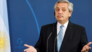 La RAE corrigió a Alberto Fernández por usar lenguaje inclusivo y Cerruti le respondió