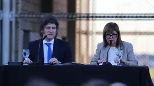 Con José Luis Espert presente, pero escondido, Javier Milei presentó en la cárcel de Ezeiza la reforma del Código Penal