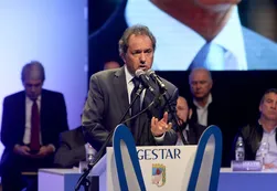 Con Zannini y sin La Cámpora, Scioli encabezó un acto del PJ