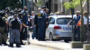 Reconstrucción del crimen de Lucas González: los policías fueron recibidos al grito de "asesinos"
