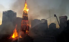 Chile sigue despierto: masivas y violentas marchas por aniversario del estallido en fotos