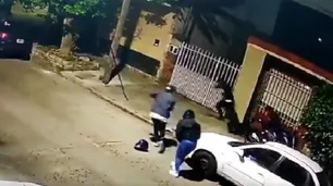 Acribillaron de 8 balazos y delante de su mujer a un policía que fue a comprar un celular
