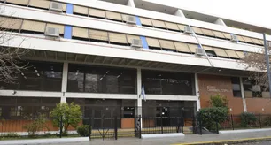 El vecino que salió con un palo: fiesta y disturbios en el "UPD" de los estudiantes del colegio de Milei