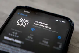 Apple estudia compra de Perplexity para reforzar estrategia en Inteligencia Artificial