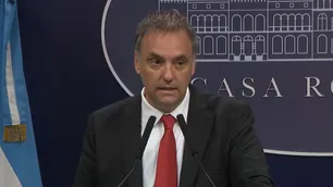 No más TV Pública: Manuel Adorni anunció que se le cambiará el nombre al canal, y lamentó que "no se puede privatizar"
