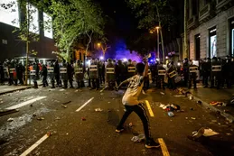 Otra noche caliente en Barcelona: disturbios tras la multitudinaria huelga separatista