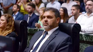 Un legislador advirtió de que “estamos a nada de que algún copito libertario quiera matar a un diputado”