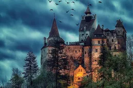 El Castillo de Drácula ofrece vacunas de Covid-19 y un paseo por la "cámara de tortura"