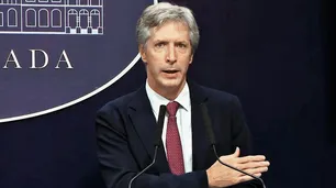 El titular del BCRA confirmó que el cepo a las empresas llegó para quedarse