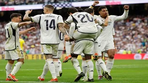 Real Madrid, la máquina de Ancelotti, campeón de la liga española luego de la derrota de Barcelona