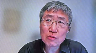 Ha-Joon Chang: “Con Hayek, como con Marx, sus defensores tienden a adoptar posiciones muy extremas”