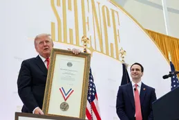 Trump premió a tecnomagnates y a su tío científico fallecido hace 40 años