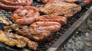“Un argentino nunca come el sandwich que prepara, siempre lo ofrece”