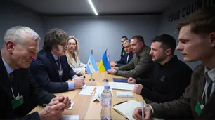 Milei se reunió con Volodimir Zelenski y prepara su mensaje para Davos con críticas al socialismo