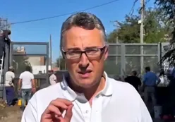 Villa Allende ya instaló el primer portón para cerrar calles durante la noche