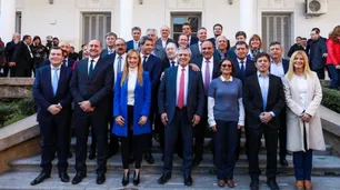 Alberto Fernández llega a Mendoza para reunir a gobernadores y apoyar a su candidata