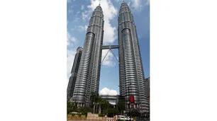 Petronas, a un mes de definir si invierte o no