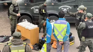 Se subió a un micro, lo paró Gendarmería, terminó en un operativo anti drogas y se hizo viral