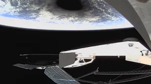 El eclipse solar desde el espacio: las increíbles imágenes tomadas por Starlink y la NASA