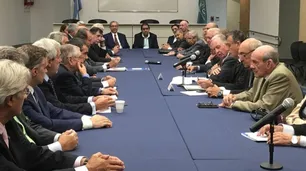 Empresarios rechazan el paro y llaman a sindicatos a hacer "mayores esfuerzos"