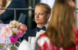 El hijo de la princesa Mette-Marit de Noruega fue detenido en Oslo por atacar a una chica