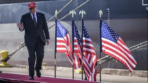 Trump, entre misiles y molinos de viento