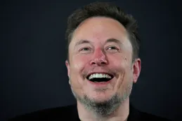 Milei desreguló por decreto los servicios de internet para que llegue Starlink, la red de internet de Elon Musk