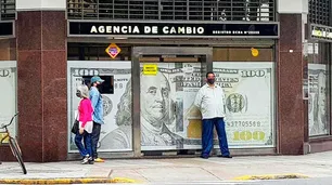 Recompra de deuda externa: un "programa corto" para frenar al dólar con el "aguinaldo" del Gobierno