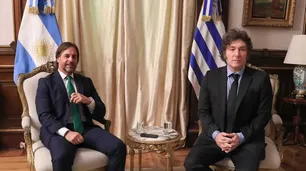 Lacalle Pou mejoró su liderazgo en la región y Milei cayó al cuarto puesto: los otros dos presidentes que lo superan