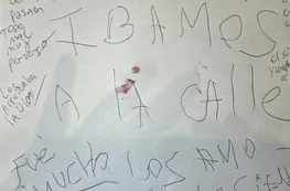 Manchas de sangre y una frase enigmática: la carta que dejó la mujer que mató a su familia y luego se suicidó en Villa Crespo