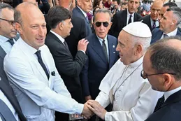 "Tenía los ojos abiertos, pero no respondía": el médico del Papa contó cómo fueron los últimos minutos con vida de Francisco