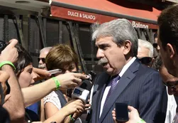 Silbaron a Aníbal Fernández en el acto por el atentado a la Embajada de Israel