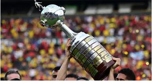 Vélez y Racing se enfrentan en una llave argentina que promete revivir las históricas noches de Copa Libertadores