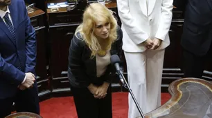 Las juras más curiosas de diputados y los abucheos libertarios a quienes juraron "por Néstor y Cristina"