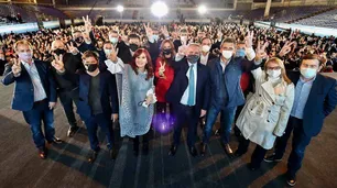 El oficialismo busca recuperar la agenda con un "Sí" y gestión