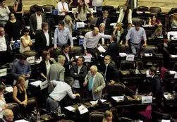 Los diputados quieren aumentarse 17 mil pesos el sueldo