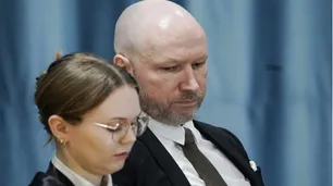Asesinó a 77 personas, fue condenado a 21 años y pide mejores condiciones en la cárcel: la historia de Anders Behring Breivik