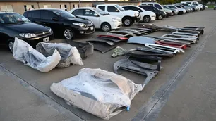Cayó "La banda de los gitanos" por una estafa que salió mal: hay 14 detenidos y secuestraron 42 autos usados para distintos golpes