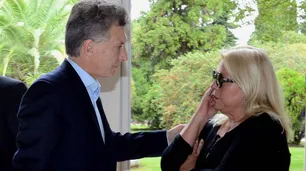 Carrió, del "yo te avisé" para Macri a reaparecer recargada