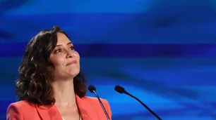 Isabel Díaz Ayuso, la estrella en ascenso de la política española que detesta al peronismo y ganó un fuerte respaldo electoral