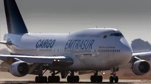 El Gobierno justifica el aterrizaje del avión venezolano "por una cuestión humanitaria"