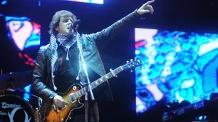 Los diez primeros años de Los Piojos: de tocar covers en clubes a presentarse con Diego Maradona y brindar el "último ritual del milenio"