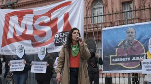 Con marchas y militancia, el Frente de Izquierda sale a buscar los votos de Milei y el Frente de Todos